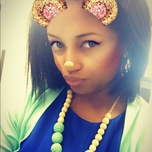 Meet your Posher, Courtney